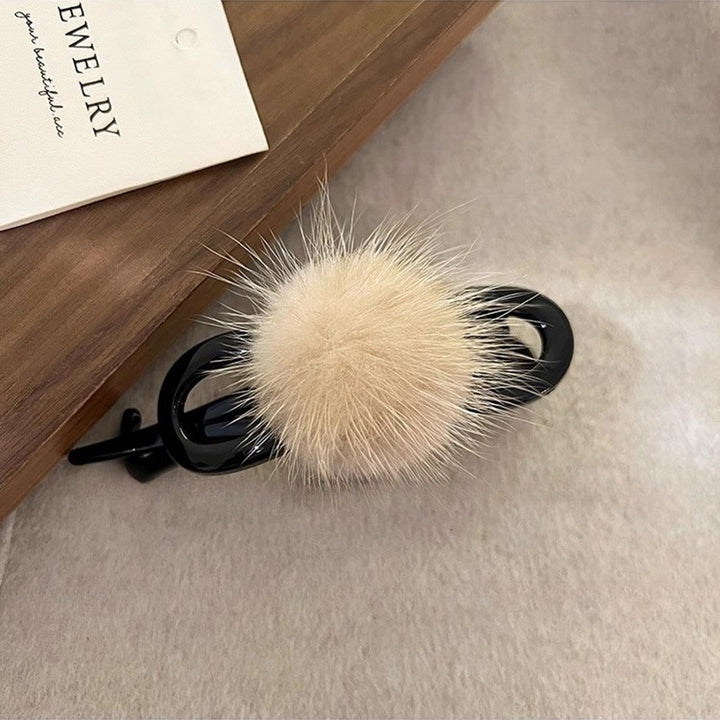 Cute Hairball Black Resin Twist Clip Hair Clip Hair Accessories Wholesale